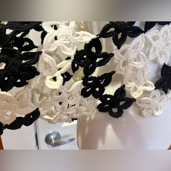 Zara Limited Edition Black White Women's Floral Crochet Sweater Boho Festival - Picture 14 of 16
